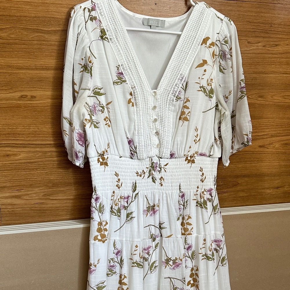 Lush White Floral Long Sleeve Dress
